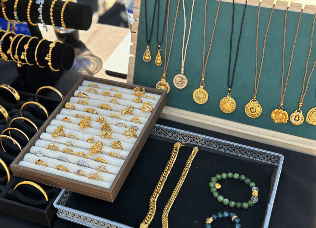 20块钱的假金子,沙金:年轻人买疯了 20块钱的假金子,沙金:年轻人买疯了