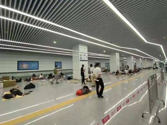 台风“桦加沙”逼近！这一刻的深圳，谁懂啊