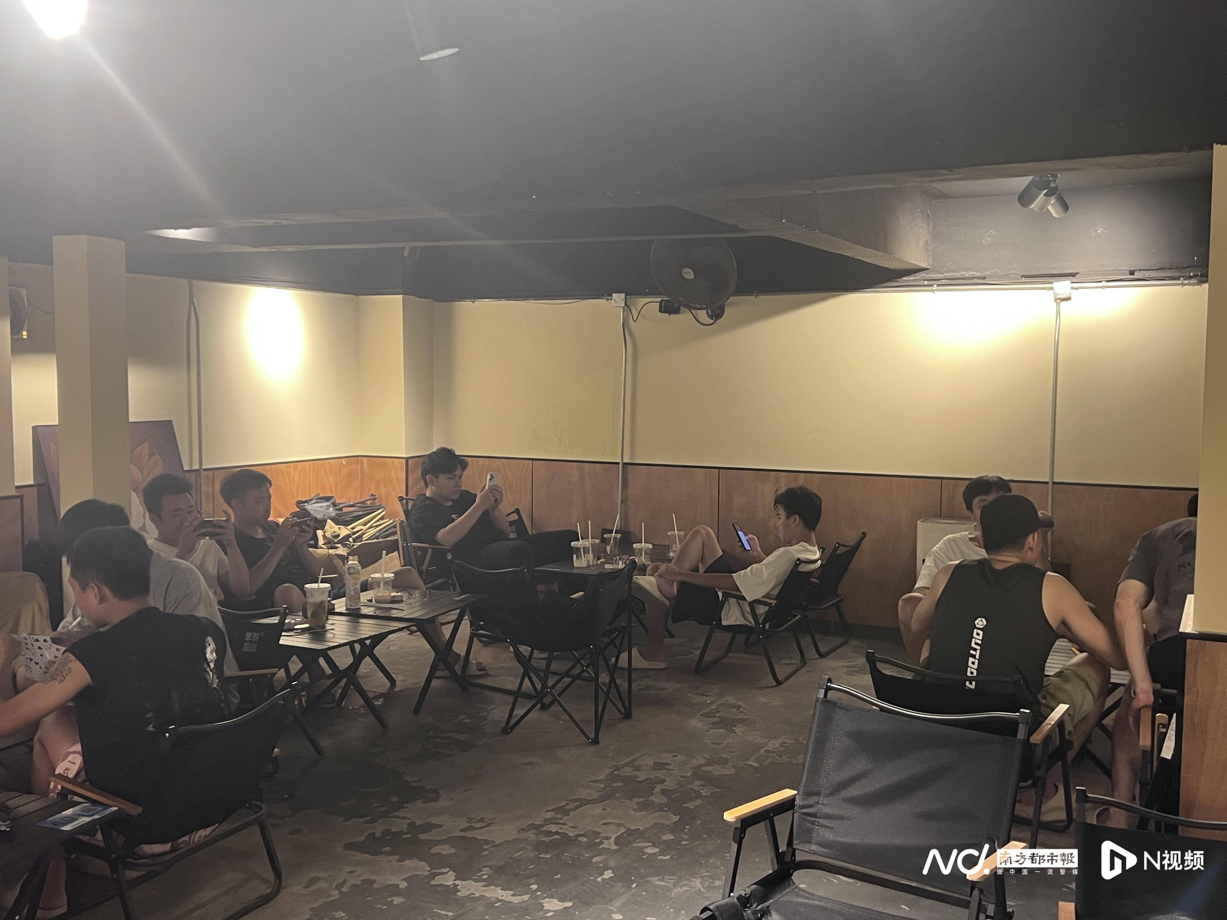 佛山官宣解除“五停”后两小时内，我们在街头看见
