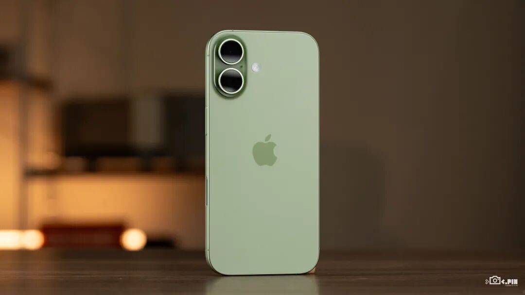 全面测完iPhone 17系列，苹果真让我觉得有点陌生。。。