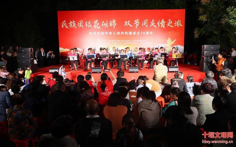 “节日模式”开启→