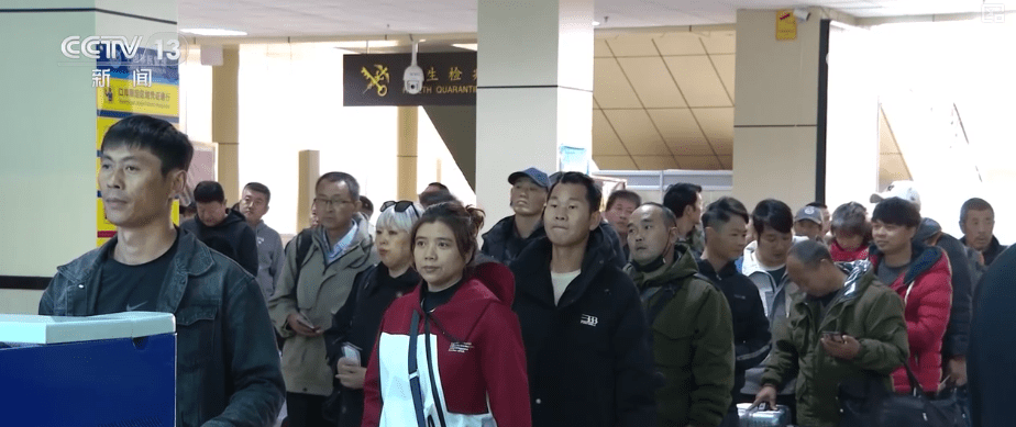 首日，游客量、消费额双增！借助火热数据看假日文旅市场活力显现