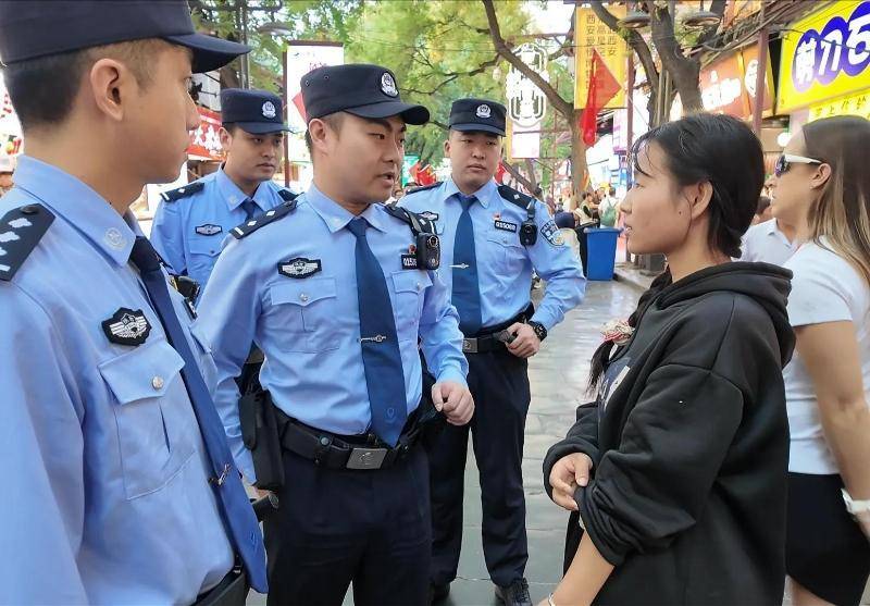 公安莲湖分局：“双节”坚守护平安 服务为民不打烊