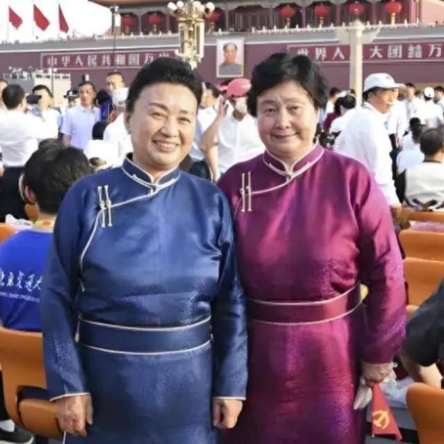 "草原英雄小姐妹"现状:龙梅正处玉荣正厅,玉荣女儿曾赴日留学