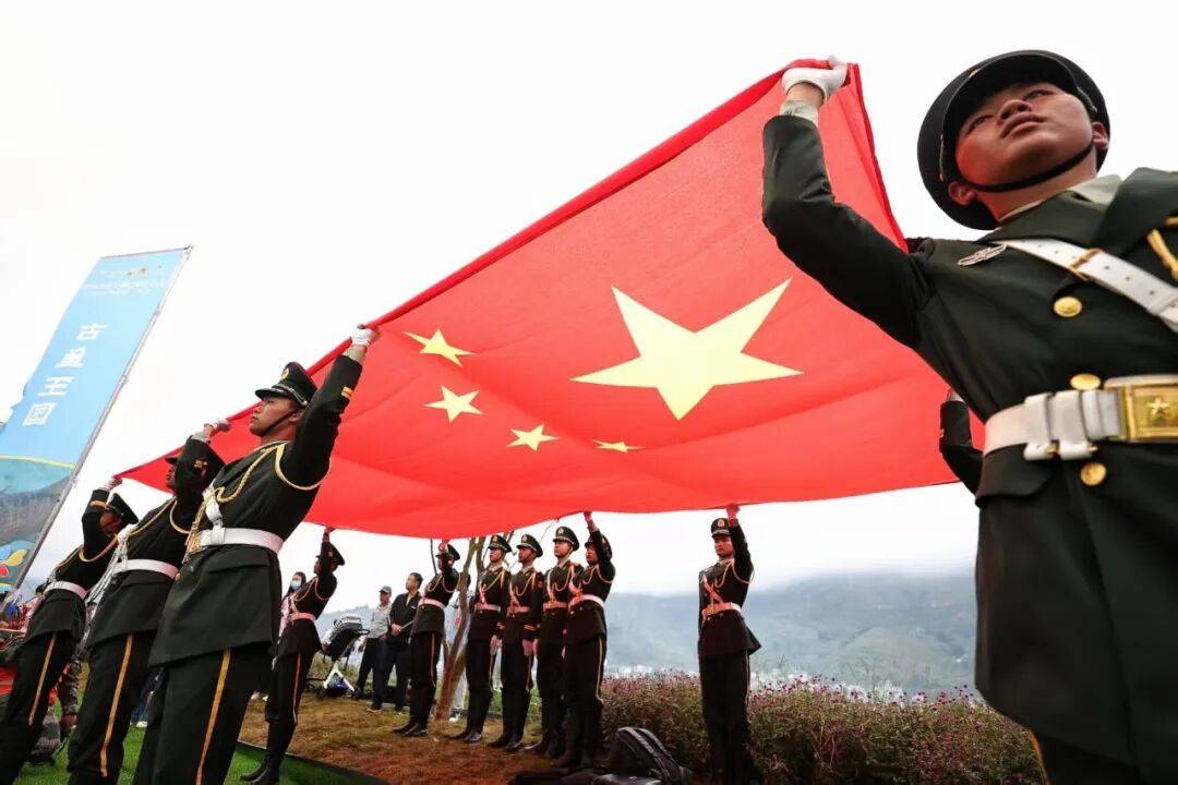 月满华诞，双节同辉