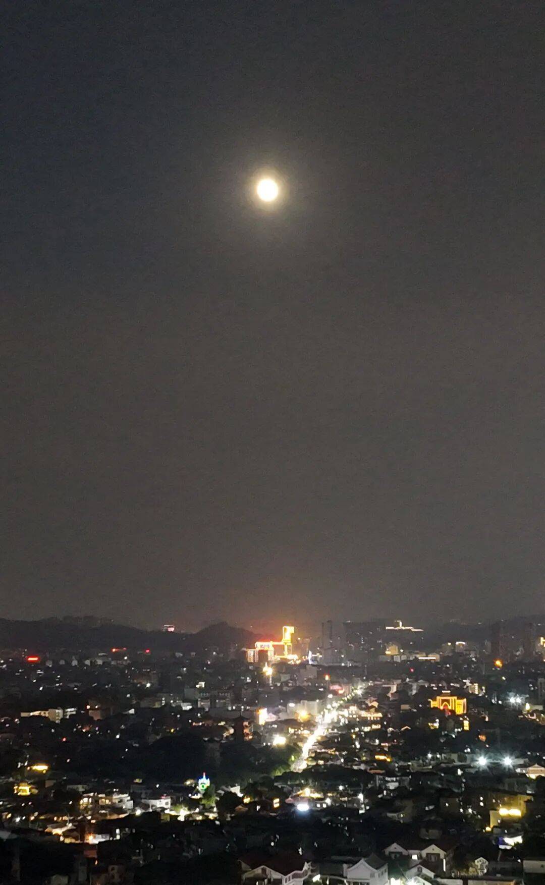 刷屏了!泉州皓月当空!