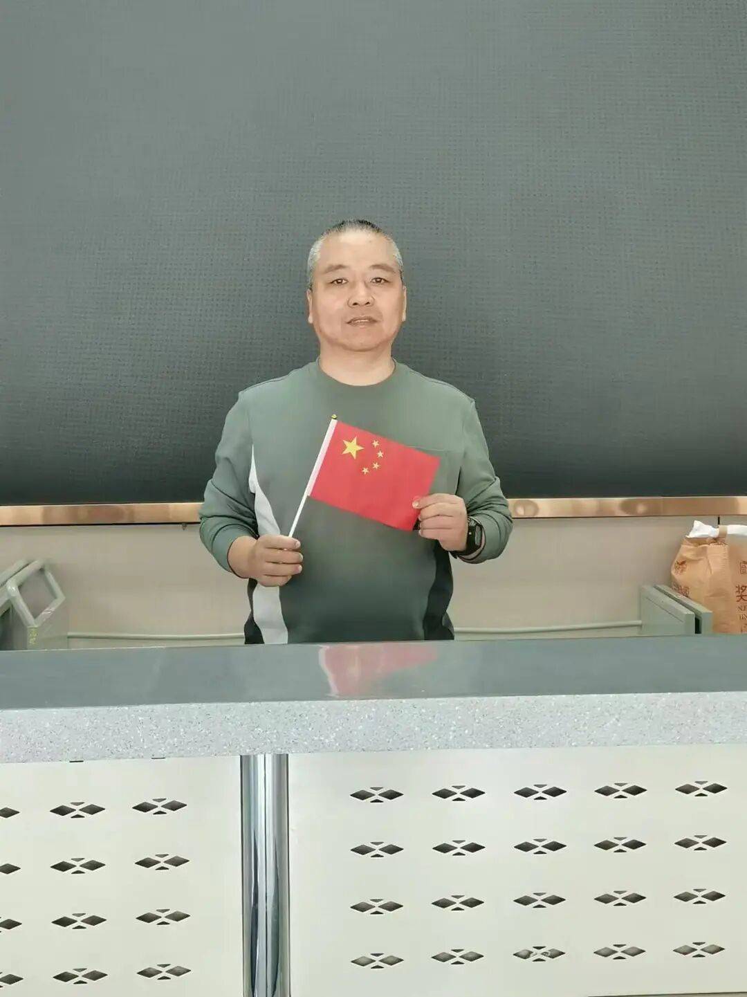 双节同庆，书香不息——图书馆双节假期学习氛围浓厚