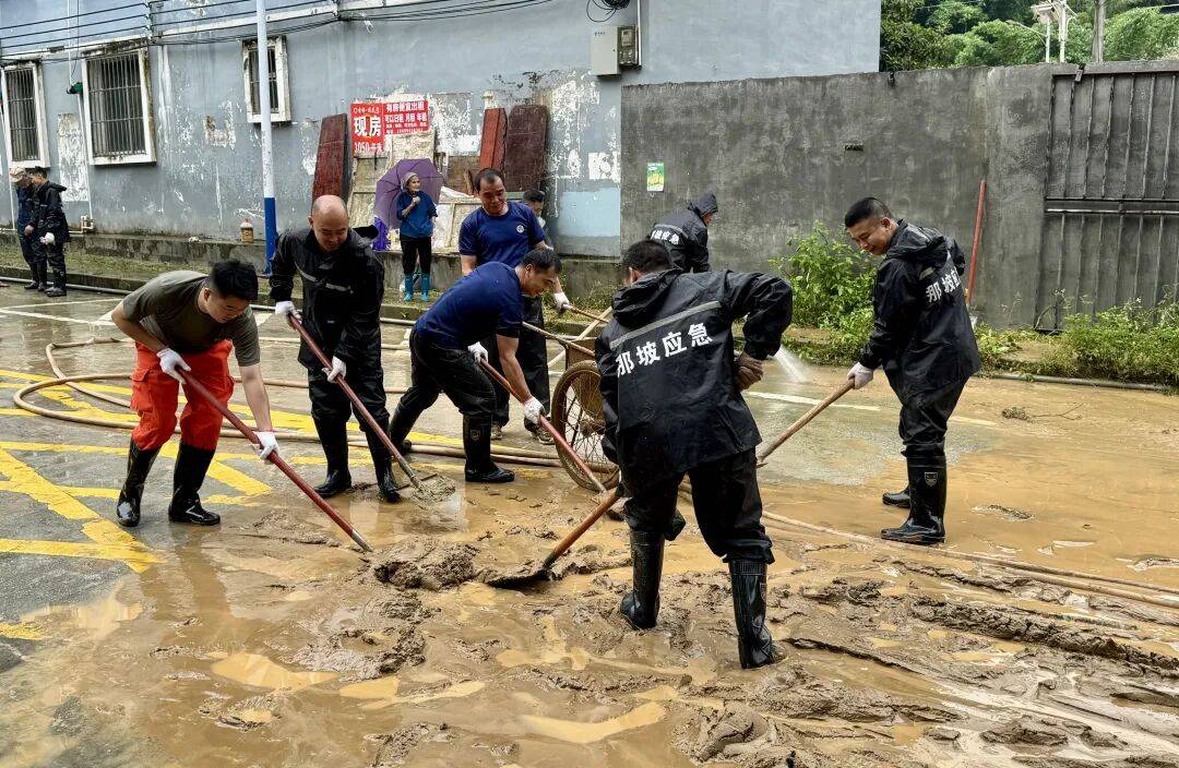 万众一心 守护安澜——百色各地齐心筑牢防汛防风安全屏障