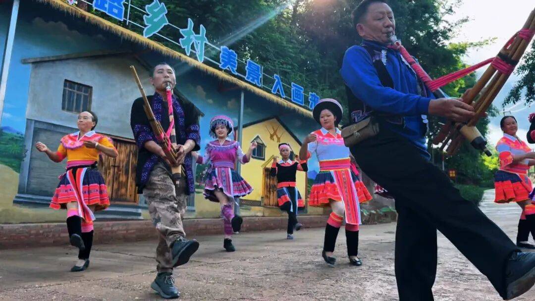 长寿金平 团结奋进