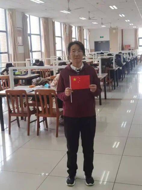 双节同庆，书香不息——图书馆双节假期学习氛围浓厚