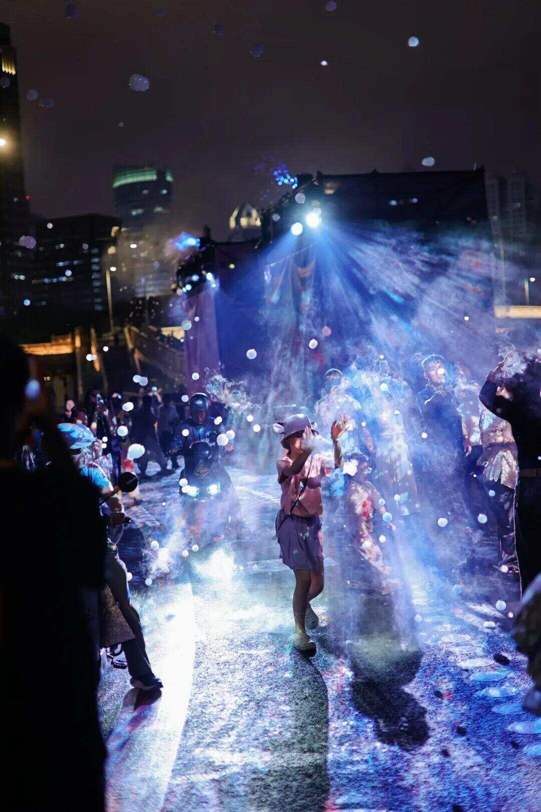 带动消费总金额10.7亿元！这些引爆全城的光影点位由这支团队打造→