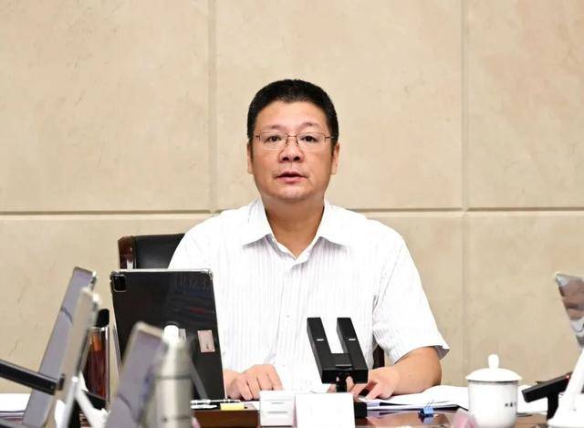 李刚履新北海市代市长，李莉因工作变动辞职