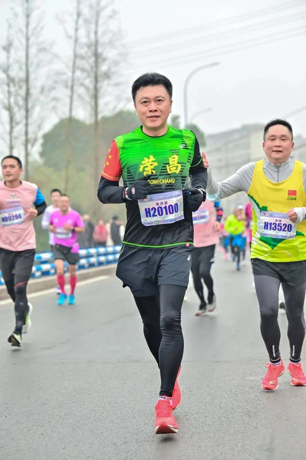 法学博士万容接棒荣昌区委书记，“网红书记”高洪波已到重庆市政协任职