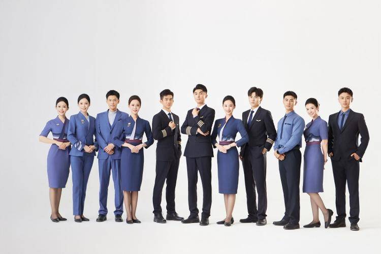 女乘务员全面换穿平底鞋，山东航空“青未了”制服全系焕新