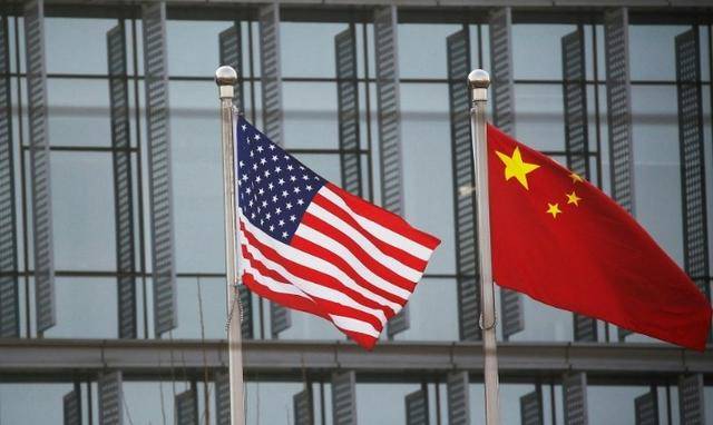 特朗普加征100%关税，中国不怕打关税战，美国放狠话后底气不足