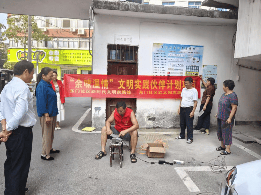 江西高速收费站首座“移动储充体验站”投入运营