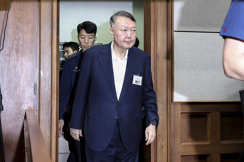 韩国前总统尹锡悦15日将出席内乱特检组传唤调查-华闻时空