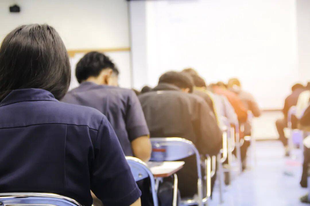 揭掉“差班”“差生”标签，强化个性化教育
