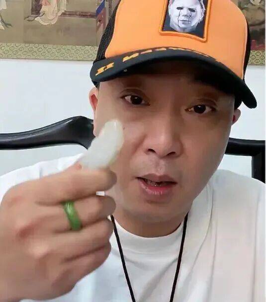 网红“柴怼怼”被正式逮捕，此前因抹黑胖东来被封号