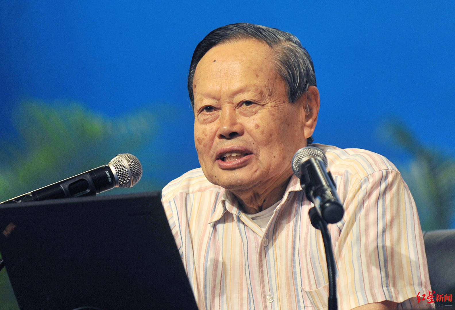 大师西去：杨振宁何以成为杨振宁
