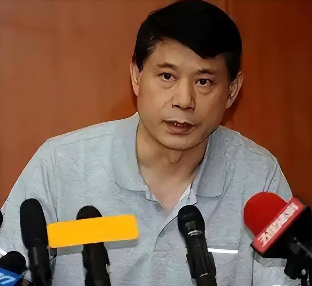信兰成执掌篮协 14 年，逼姚明退役，毁了王治郅，致中国篮球倒退 20 年