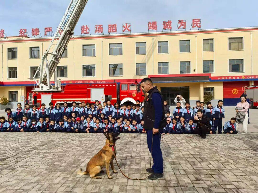 同仁市消防救援大队开展“红门开放”活动