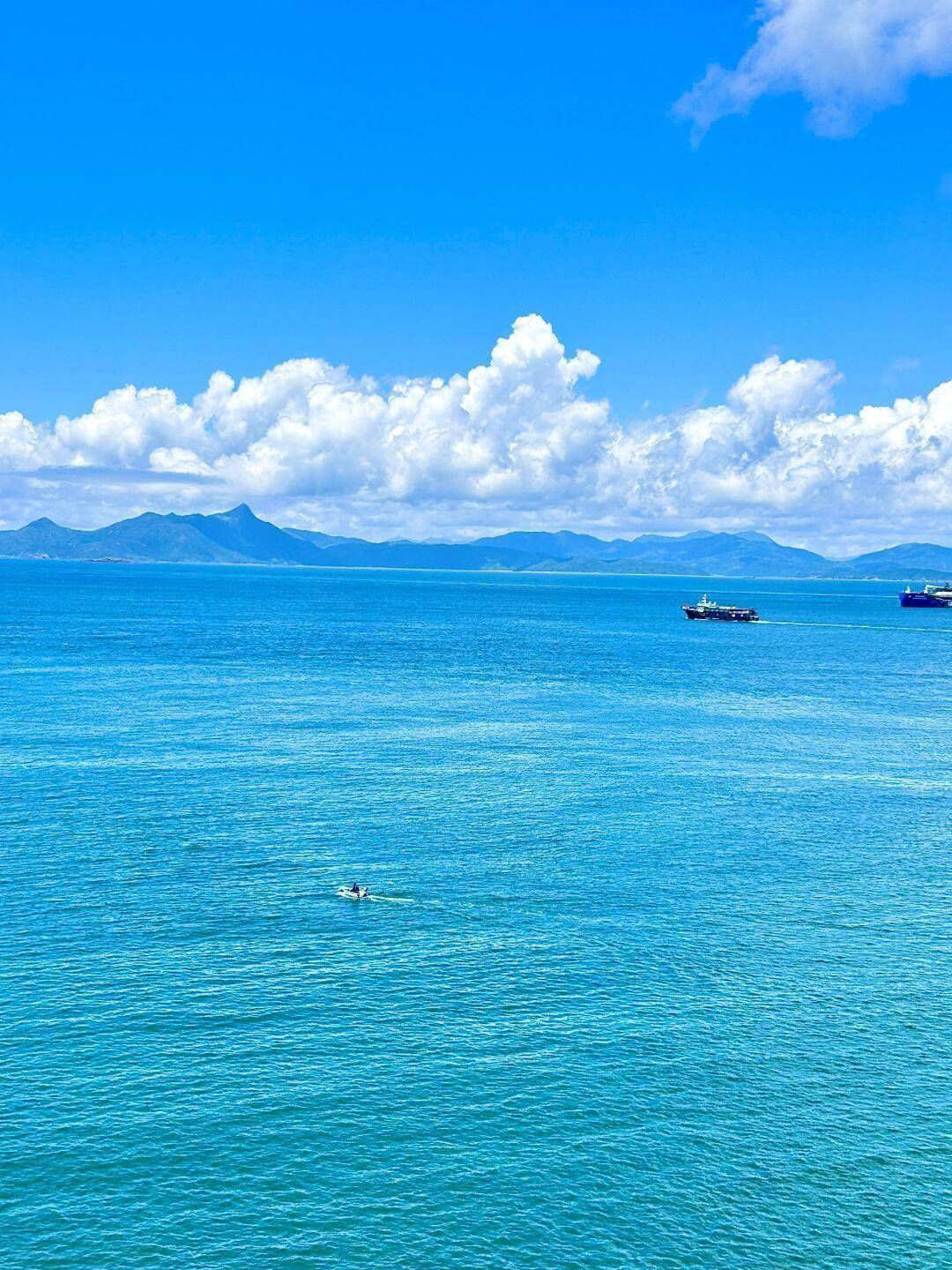 海水为什么是蓝色的