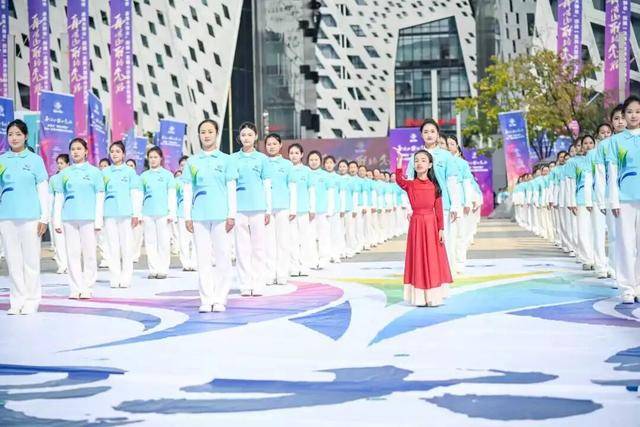 济南市“泉民大舞台”同跳一支舞大型群众文化活动成功举办