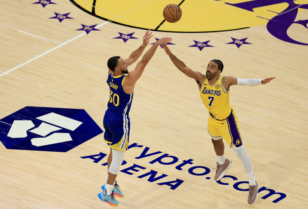 NBA各队为何要对勇士心存忌惮？首秀开门红就是答案