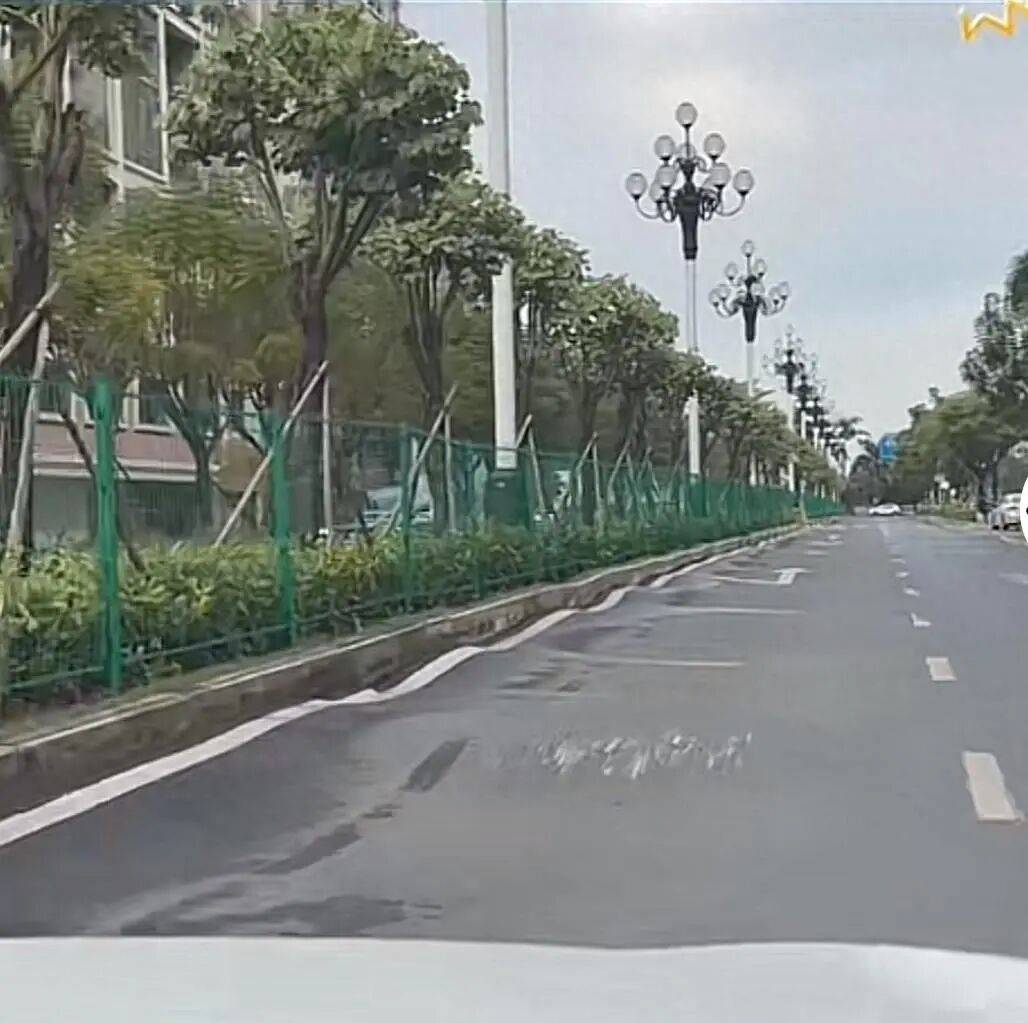 珠海一段“波浪路”频刮底盘,市民称“开车像坐船”,网友发视频盼早维修,官方回应:道路持续不均匀下沉,已启动治理招标工作 珠海一段“波浪路”频刮底盘,市民称“开车像坐船”,网友发视频盼早维修,官方回应:道路持续不均匀下沉,已启动治理招标工作