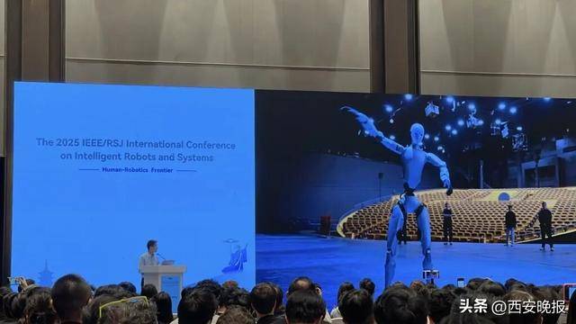 王兴兴回应“新款人形机器人长得吓人”