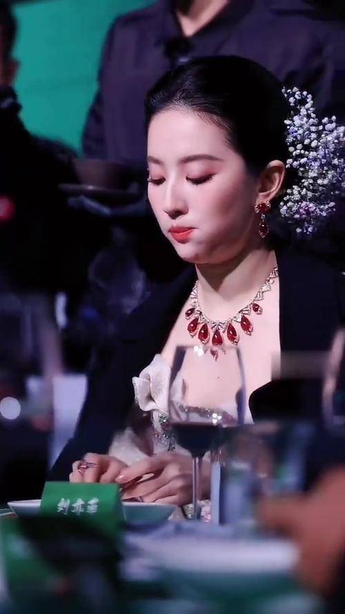 �������ٴ�ʧ��!��һ����������,����������ͷ�ϵ�ͷ�δ��