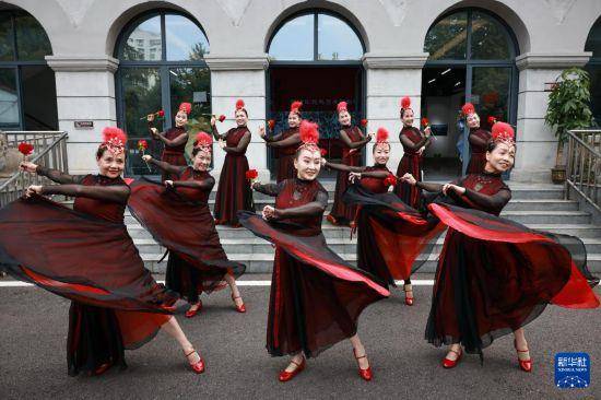 多彩活动迎重阳