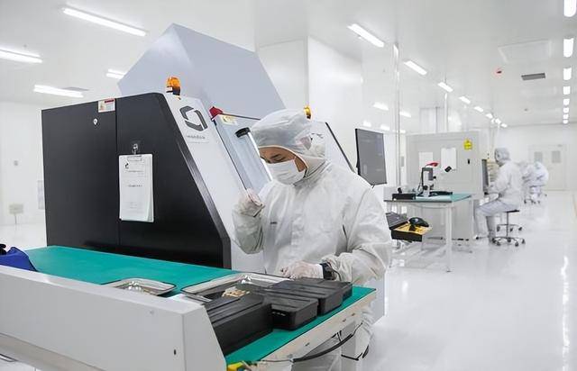 原创             北大天才朱佳迪，帮助美国攻克1nm芯片难题后，中国出现奇怪现象