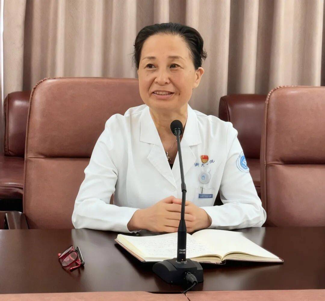 老年医学科科护士长:王招娣王招娣科护士长在发言中对学员们严谨认真