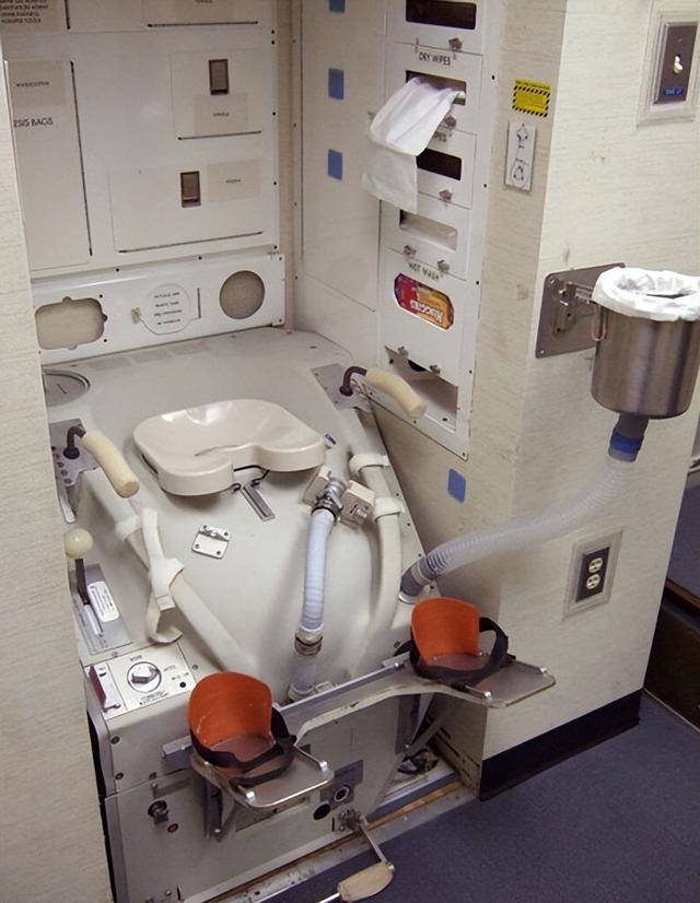 原创             神舟二十即将返航，3名航天员大约250多斤的排泄物，该怎么处理？