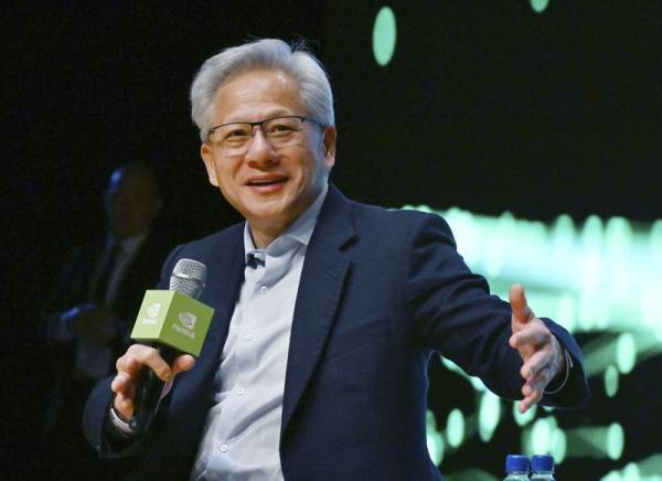 黄仁勋：低估中国的实力，那就太愚蠢了