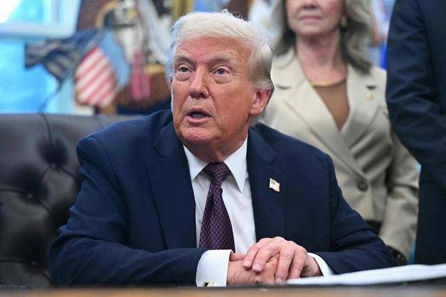 中企刚买4船美豆,特朗普又变卦,下架大批中货,不准中违约