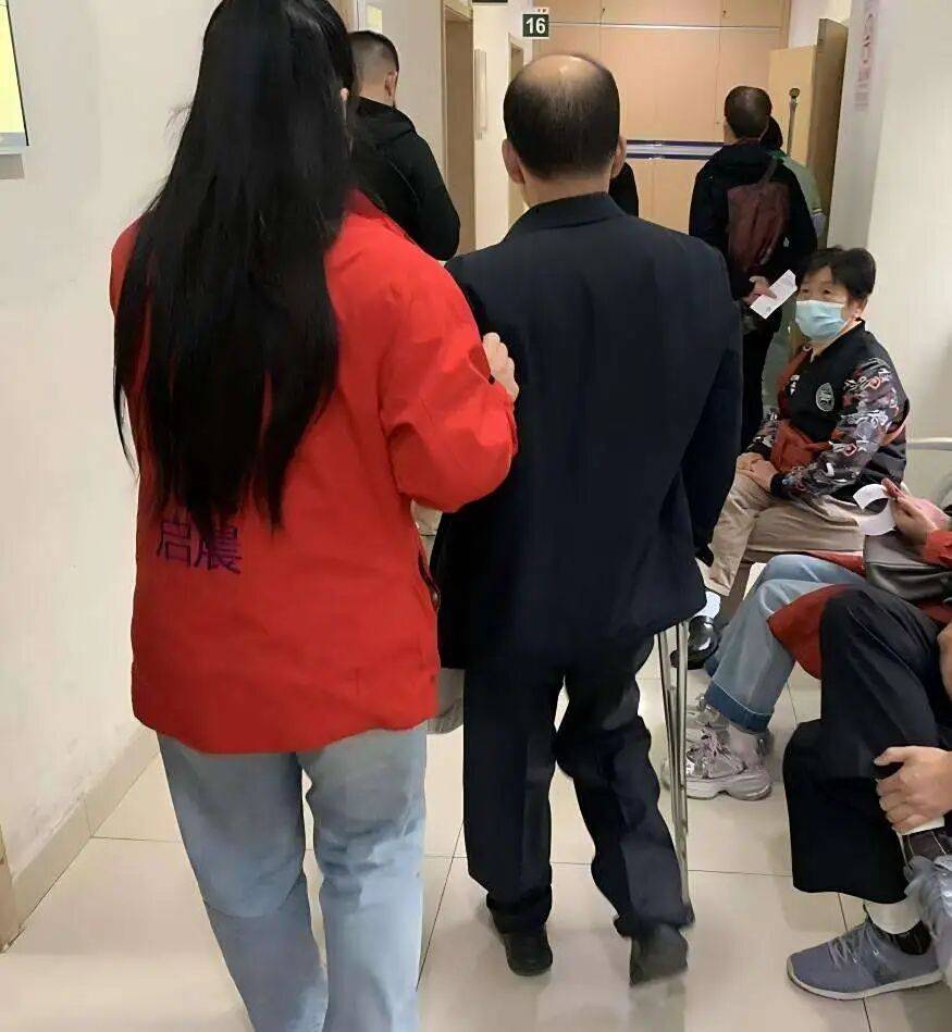 关于地坛医院住院办理陪诊挂号老人体检全程引导，安稳完成检查的信息