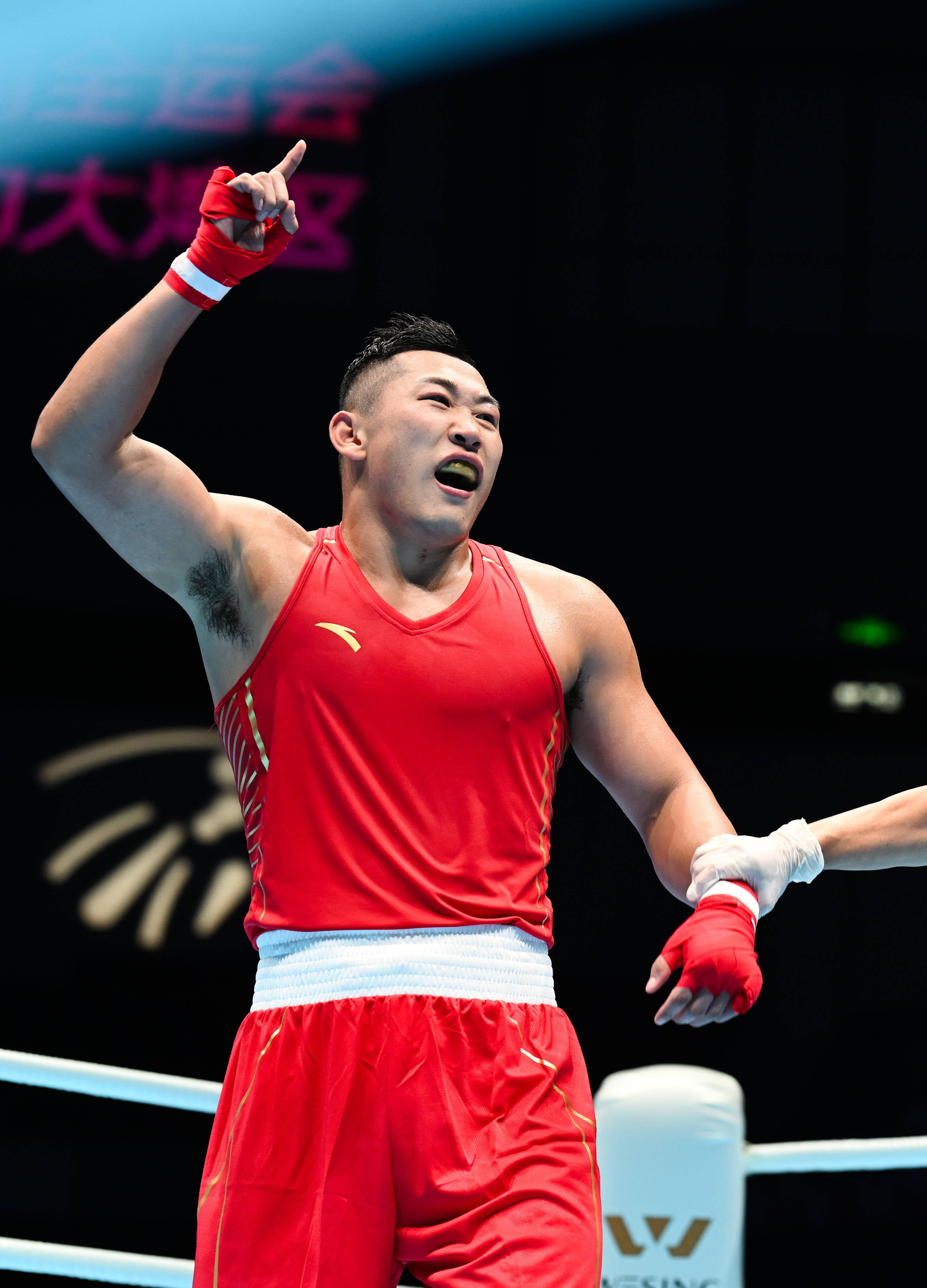 全运会 | 男子拳击92公斤级八分之一决赛:张继磊晋级