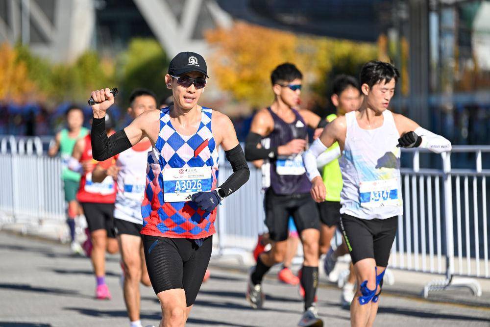 北马为何如此令人向往——42.195公里见证千年文脉与时代荣光 北马为何如此令人向往——42.195公里见证千年文脉与时代荣光