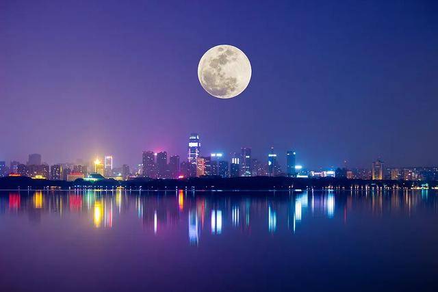 “超级月亮”来袭!今年最大“满月”有啥预兆?