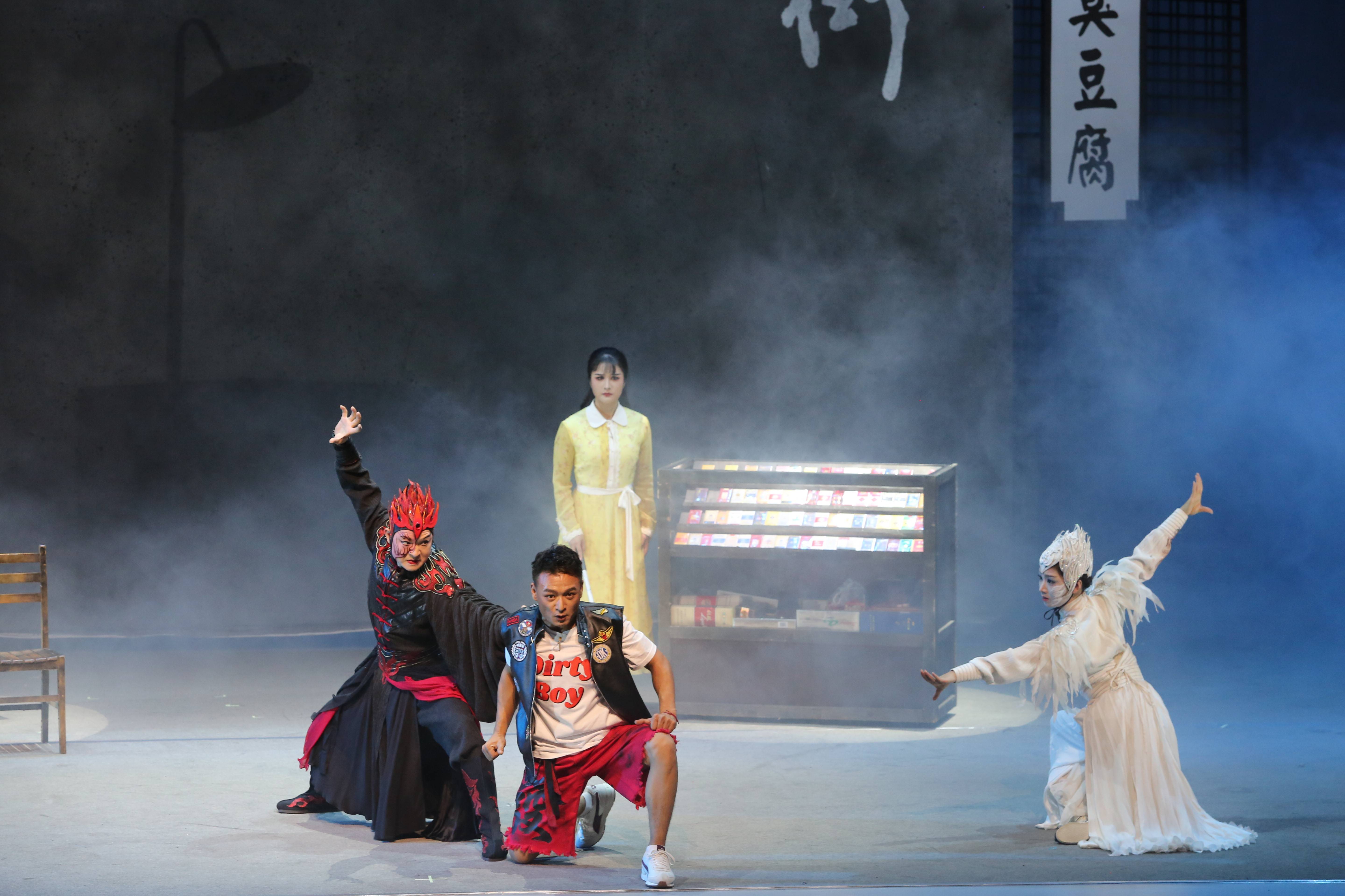 盲女成为照亮别人的光，湘剧小戏《一盏摊灯》获文华节目奖