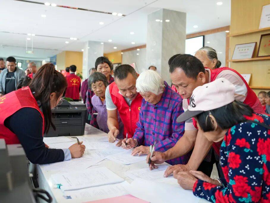 七星彩投注与快3彩票平台推荐以温情行动绘就福彩公益幸福底色