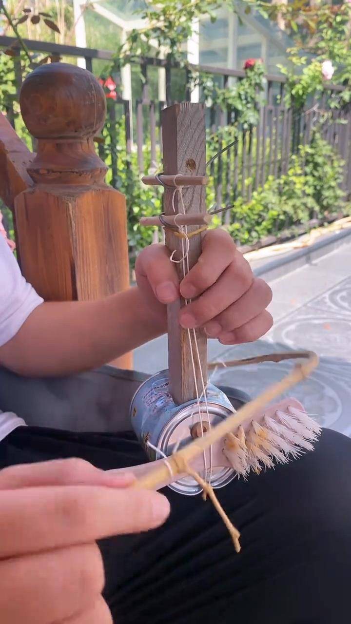 初中生用易拉罐做“野生”二胡，音质像鸡叫却十分上头，作品点击量过亿，已收获3万粉丝
