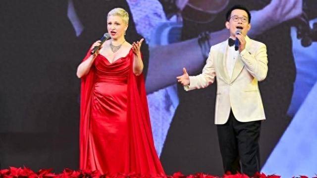 “进博之夜”响起《祝酒歌》,从非遗到美食“文明互鉴、美美与共”_文化_人文_博览会
