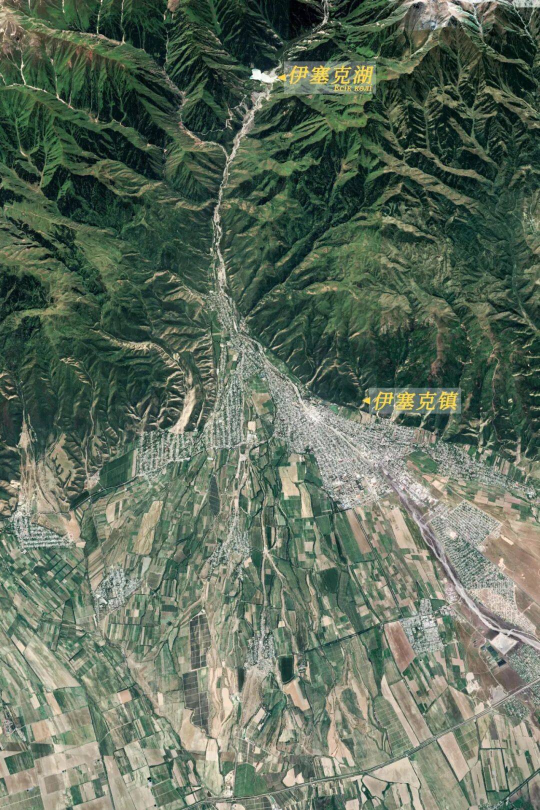 伊犁_天山山脉_城市