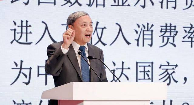 蔡昉：这轮AI投资热“浇不冷”｜快讯