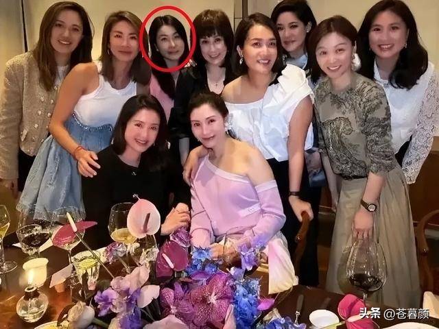 霍震霆没想到,44岁儿媳郭晶晶再次官宣喜讯,让整个阔太圈沉默了