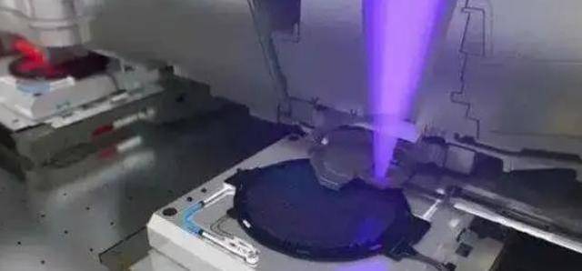 原创             为何俄罗斯不担心芯片、光刻机断供？除了中国，其他国家都不担心